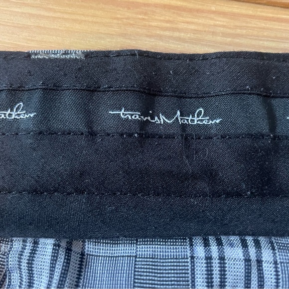 Travis Mathews Plaid Golf Shorts Men's Size
W40 Inseam 12" Gray Silver - Picture 8 of 10